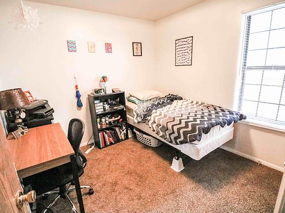 4th image of 214 W Wood St #Only