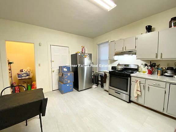3rd image of 168 Hillside St #1Z