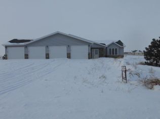 8700 Harvest Hills Dr, Bismarck, ND 58503