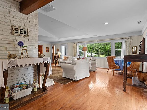 5th image of 38706 River Rd