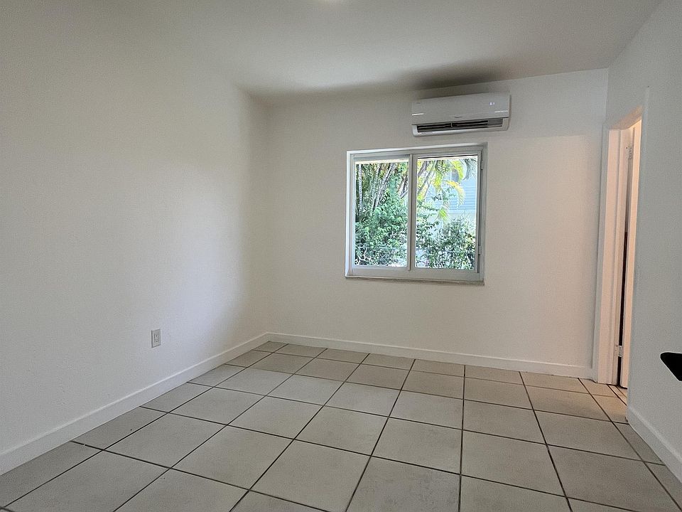 1st image of 1958 NE 172nd St #2