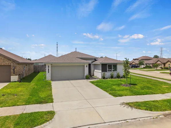 1702 Plantation Pl, Baytown, TX 77523