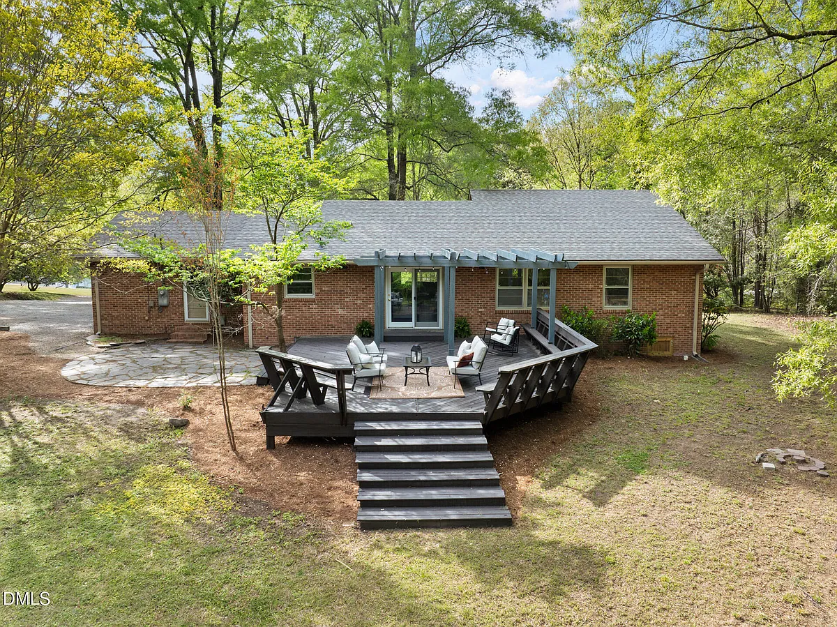 Rear deck - 4511 Farrington Rd