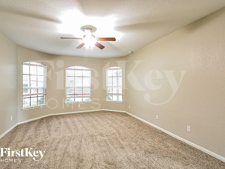 11824 Luckey Fls — Photo 8