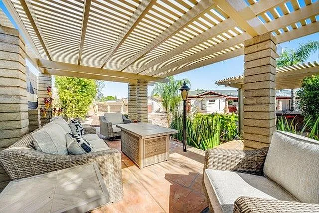1265 W Ellis St — Photo 4