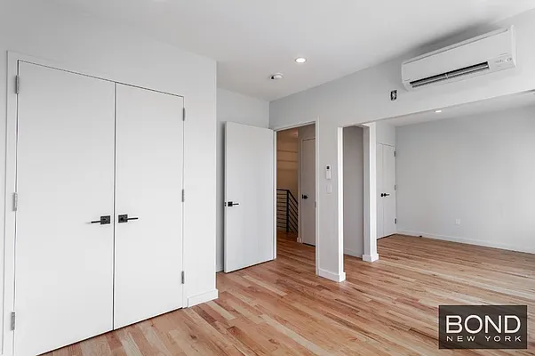 Rented by Bond New York | media 21