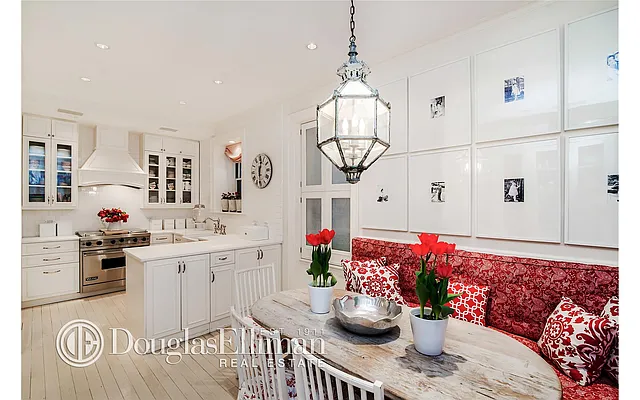 Sold by Douglas Elliman | media 10