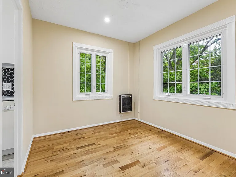 1024 Valley Dr — Photo 10