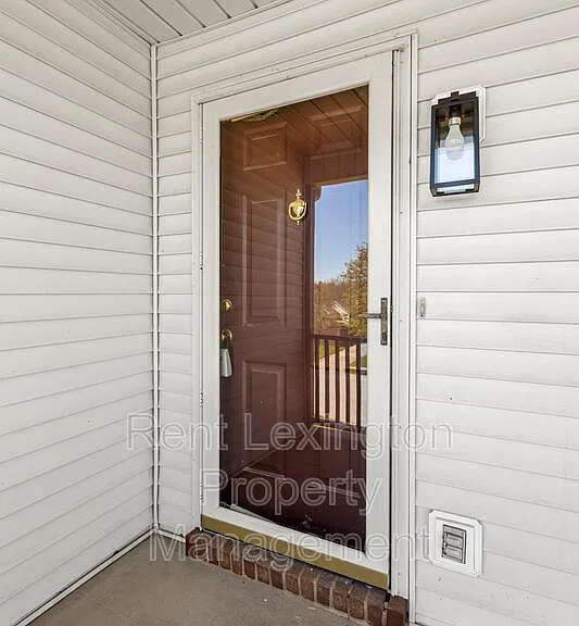 4589 Fieldmoor Dr — Photo 4