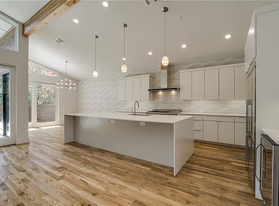 4th image of 3746 Seguin Dr