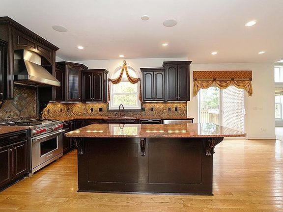 4th image of 125 Cedar Woods Dr