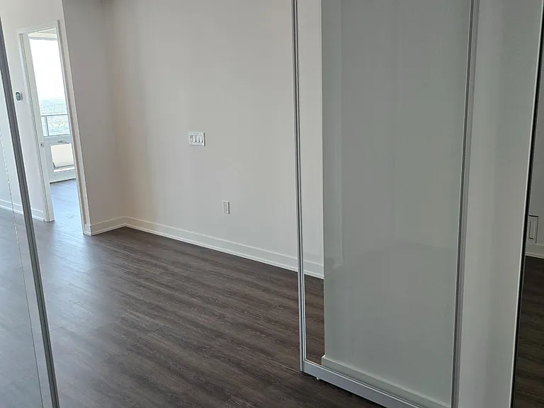 448 Burnhamthorpe Rd W #4701 — Photo 4