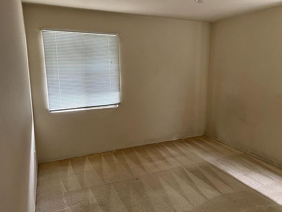 2nd image of 890 N 17th St #17