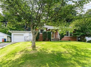 142 White Pine Dr, Asheville, NC 28805