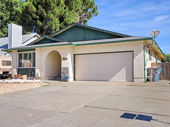 4th image of 1013 Woodridge Drive