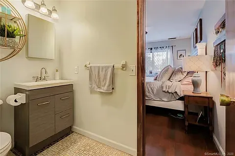 1104 Summer Hill Dr — Photo 12