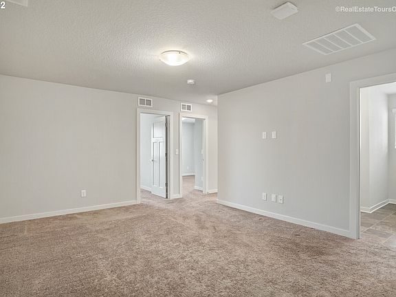 5th image of 6312 SE Harkness Ln