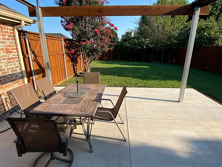 1720 Hackberry Branch Dr — Photo 24