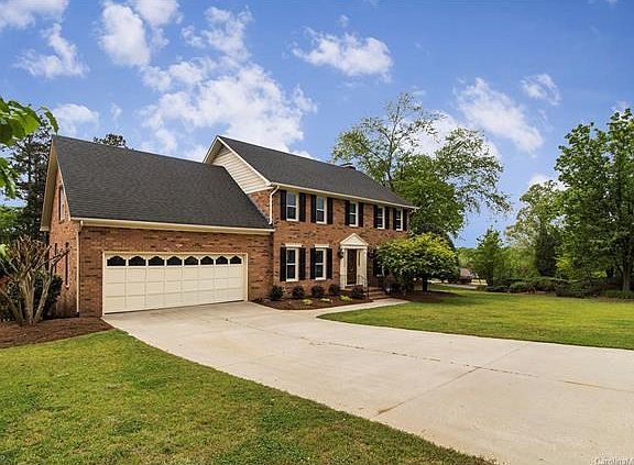 3rd image of 335 Wednesbury Blvd