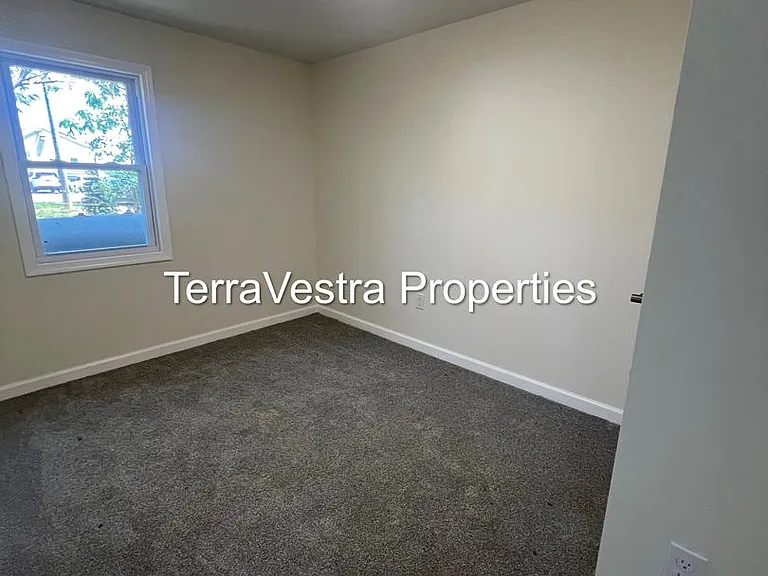 107 Lincoln Rd — Photo 6