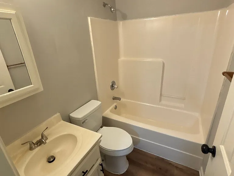 330 Main St #10 — Photo 13