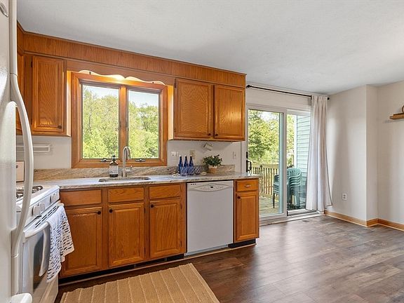 5th image of 246 Aiken Ave APT 7