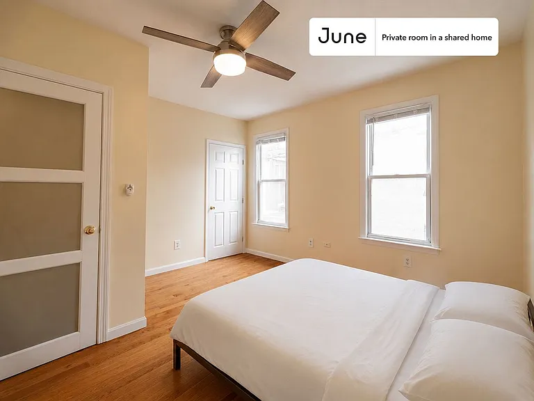 277 Paris St #B — Photo 1