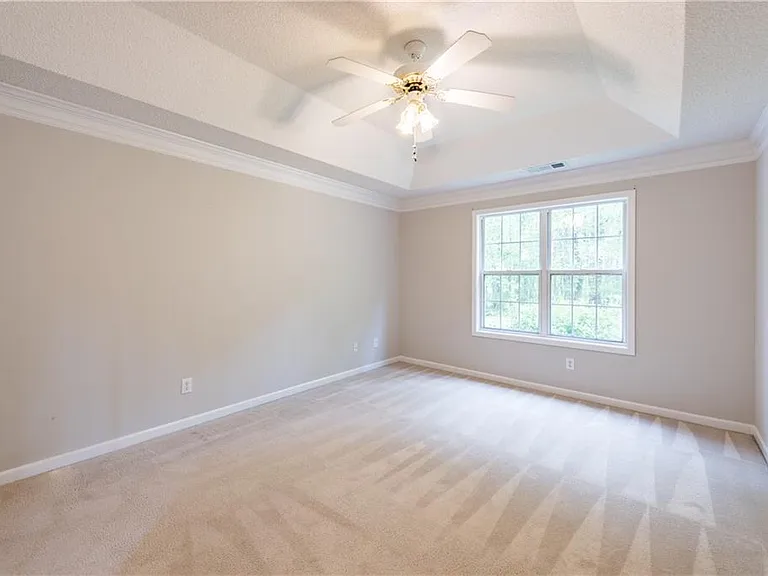227 Westwind Dr — Photo 7