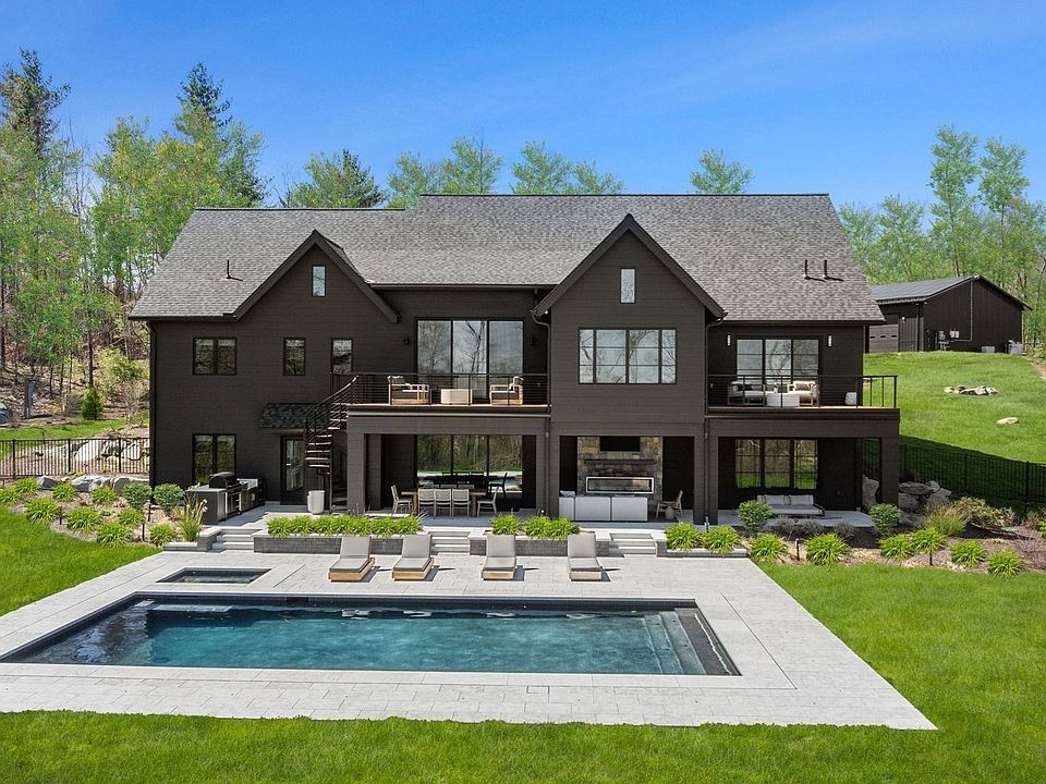 1st image of 61 Green Ave