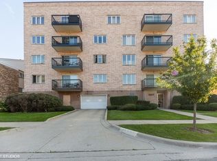 1227 Brown St APT 504, Des Plaines, IL 60016