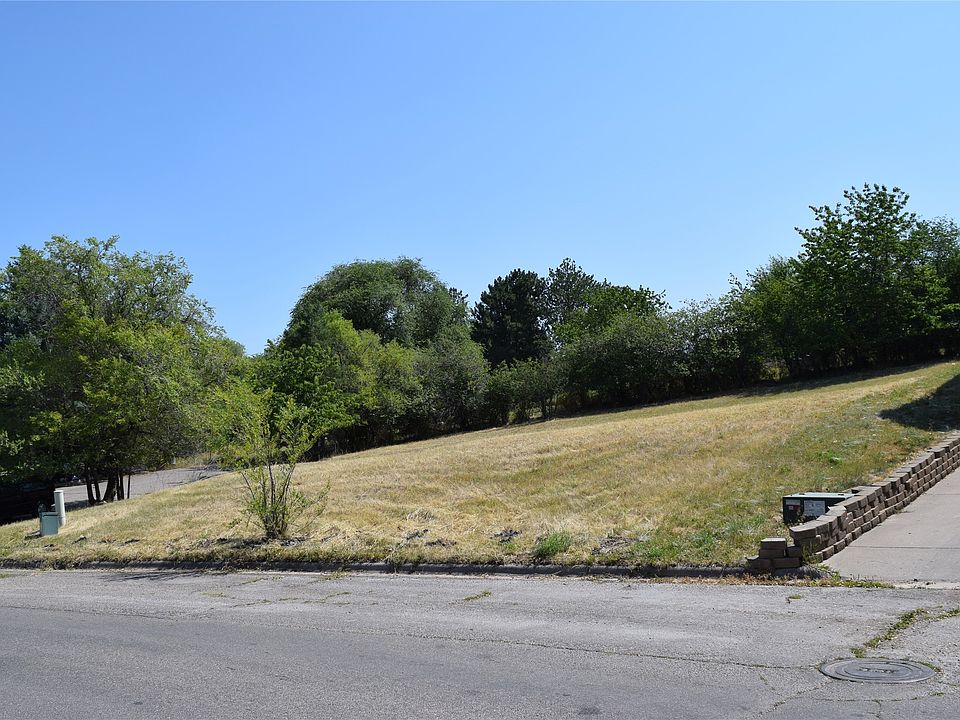 1st image of 2001 Woodbine Way
