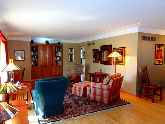 2nd image of 2704 Saratoga Dr