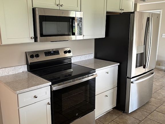 3rd image of 1601 Montclair Dr