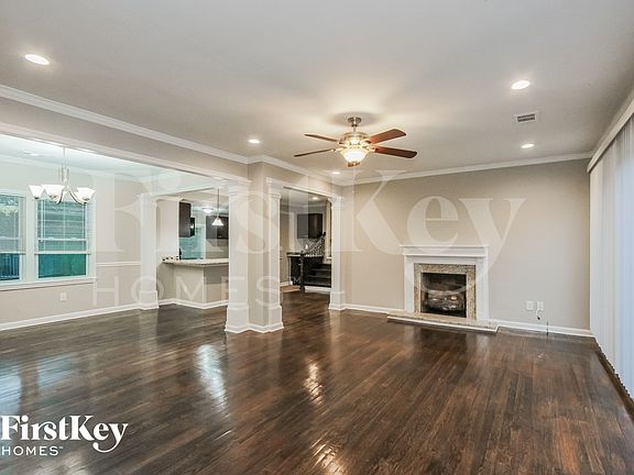 5th image of 1648 Columbia Dr