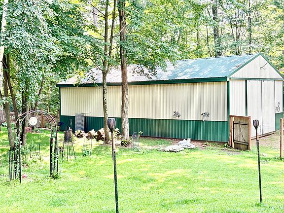 2nd image of W5807 Robinson Rd