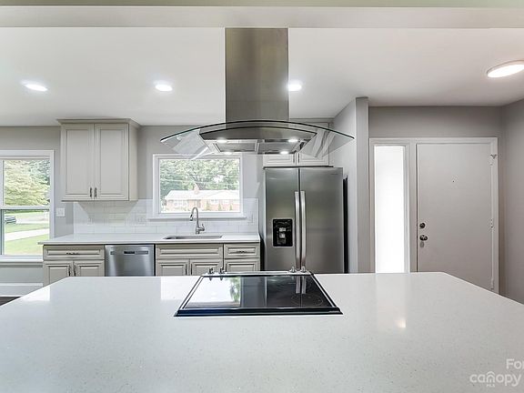 5th image of 6022 Woodbridge Rd