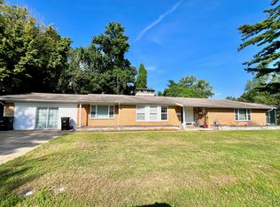 8908 Peterson Ln, Belleville, IL