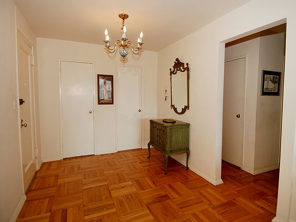 4th image of 3 Washington Sq APT 4F