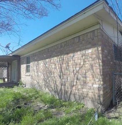 2nd image of 308 Duncan Way