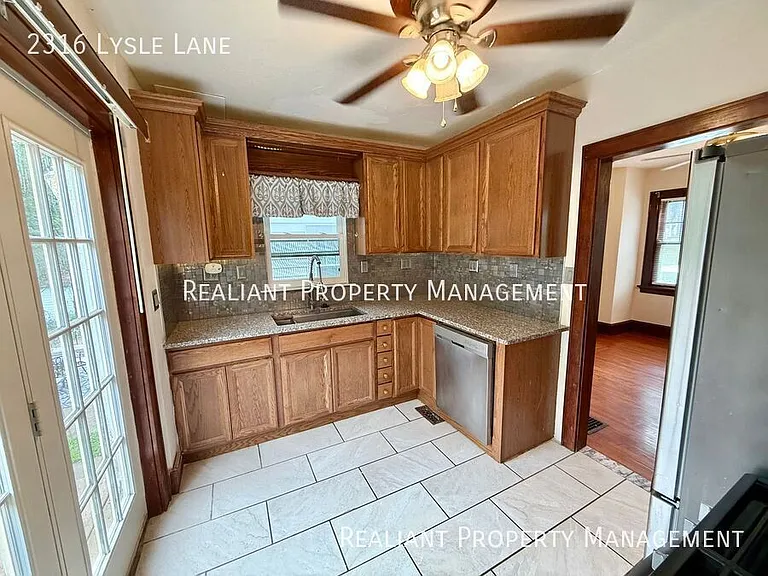 2316 Lysle Ln — Photo 7