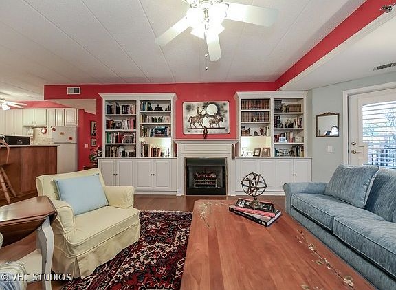 4th image of 111 N Wheaton Ave Unit 303