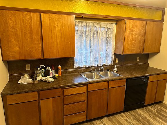 2nd image of 260 E Wilson Ave