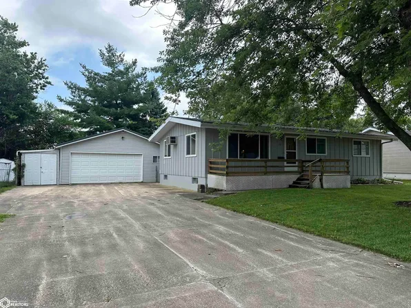 112 Centennial Dr, Mediapolis, IA 52637