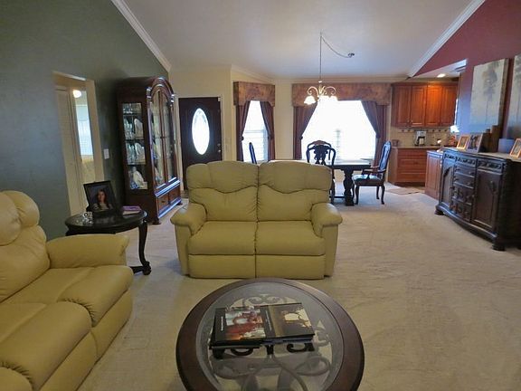 3rd image of 119 SW Hancock Ct