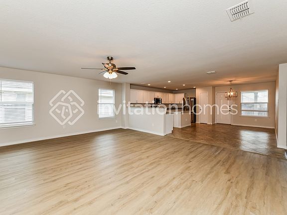 5th image of 1036 Castle Top Dr