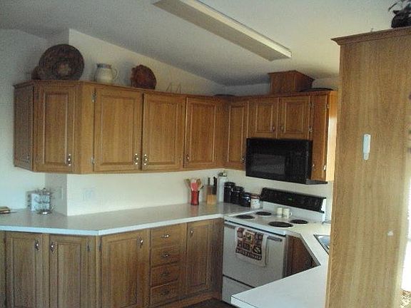 3rd image of 13563 E 54th Dr