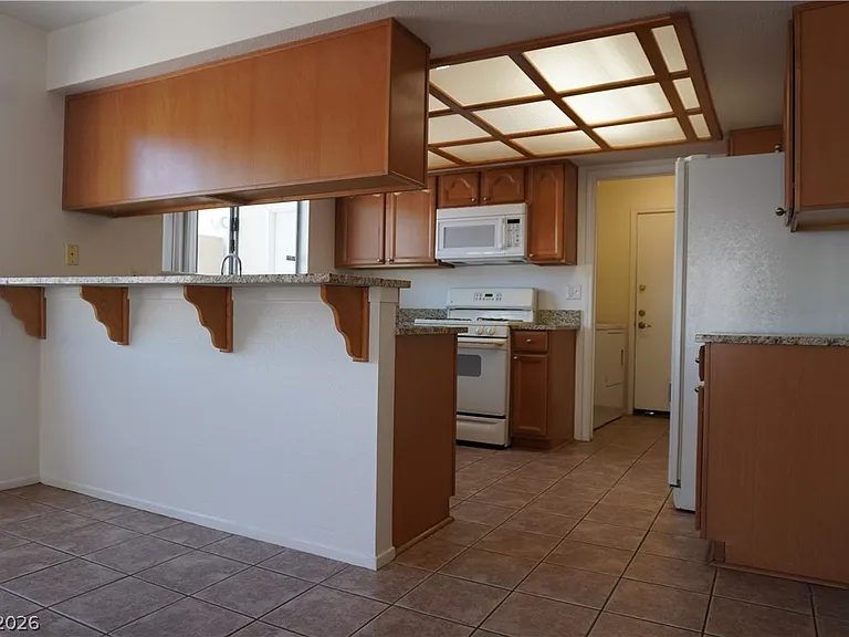 8328 Del Rey Ave — Photo 12