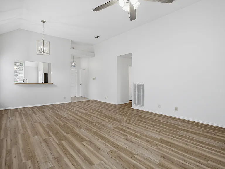 3921 Habersham — Photo 8