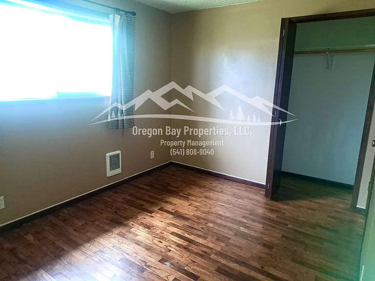 1025 Garfield Ave — Photo 9