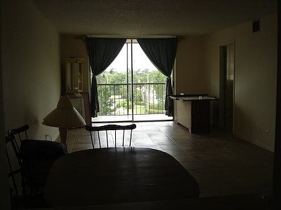2nd image of 2571 Aragon Blvd APT 422